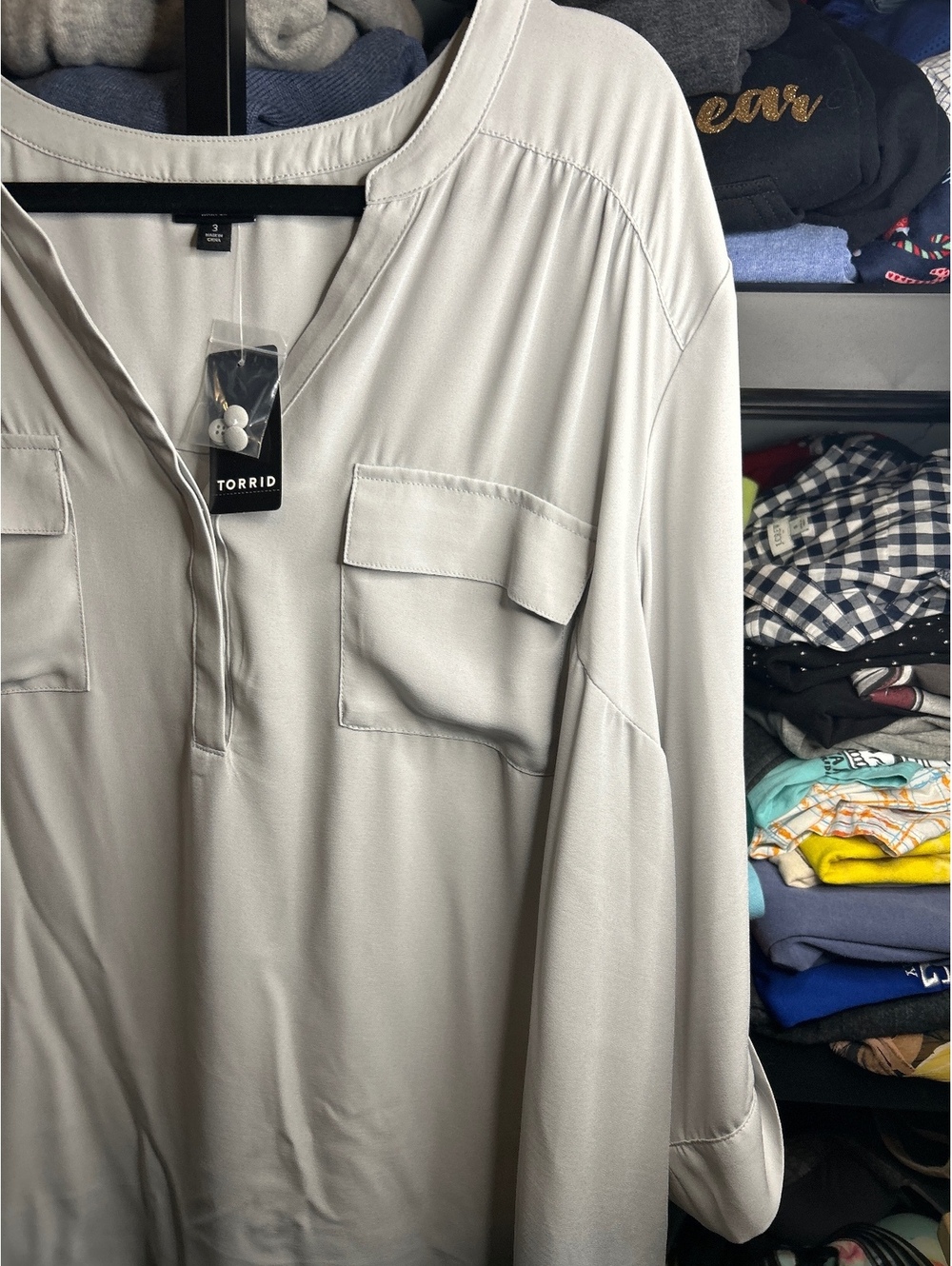 Torrid Harper Blouse Size 3 in Light Gray